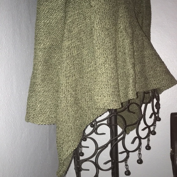 Sweater - Picture 4 of 4